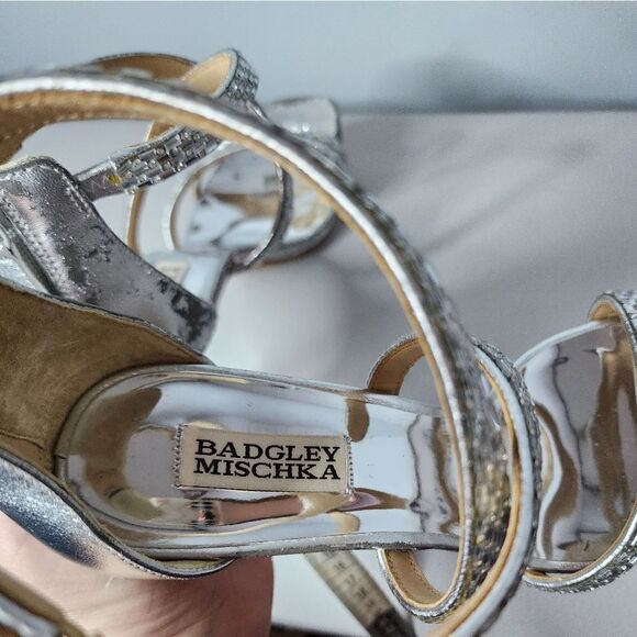 Badgley Mischka ZULEMA Silver Leather Heels Women Size 9.5 Two Tone Distressed - Picture 7 of 7